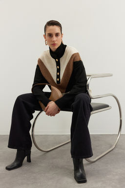 Siyah Genis Kal?p Dik Yaka Renk Bloklu Triko Kazak TWOAW24KZ00092