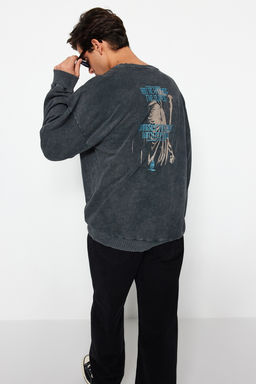 TRENDYOL MAN Antrasit Oversize/Genis Kesim %100 Pamuk Soluk Efektli Mistik Temal? Sweatshirt TMNAW24SW00189 - Trendyolmilla фото 4