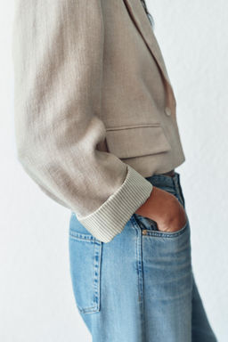 BLAZER CORTA CON LINO HOMBRERAS / Beige claro - Zara фото 6
