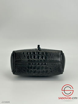 Сумка с кожаным материалом, дополненная ремнем в комплекте - Bruno фото 3