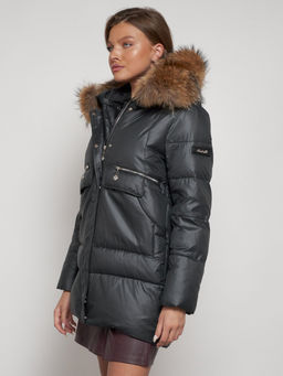 Куртка зимняя женская модная с мехом темно-серого цвета 132298TC - Visdeer фото 11