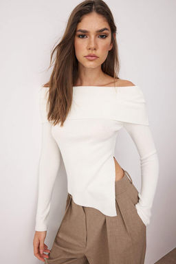 Ekru Premium Iplik/Ozel Iplik Carmen Yaka Triko Kazak TWOAW26KZ00064