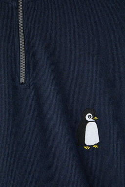 Lacivert Yeni Oversize/Genis Kesim Penguen Nak?sl? Dokulu Dik Yaka Sweatshirt TMNAW26SW00014