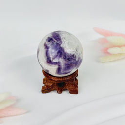 Шар из шевронного Аметиста на подставке