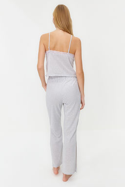 Trendyolmilla Gri Melanj Dantelli, F?rf?r ve Y?rtmac Detayl? Ip Ask?l? Orme Pijama Tak?m? THMSS24PT00005
