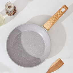 Сковорода Magistro Natural, d=22 см, ручка soft-touch, антипригарное покрытие, индукция, кованый алюминий, серая