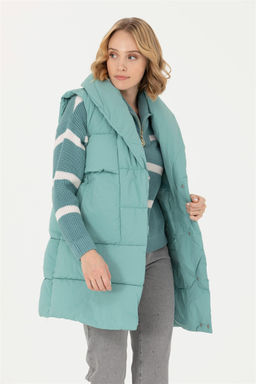 Женский мятный жилет