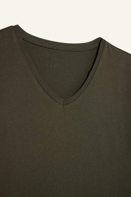 Slim Fit Dar Kesim V Yaka Basic Duz K?sa Kollu Tisort - Defacto фото 3