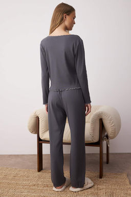 Trendyolmilla Beyaz Pamuklu Dantelli ve Kurdele/Fiyonk Detayl? Fitilli Orme Pijama Tak?m? THMAW25PT00206  фото 4