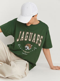 =Женская оверсайз футболка со спущенным плечом и оригинальным принтом JAGUARS - NEVERLATE фото 6