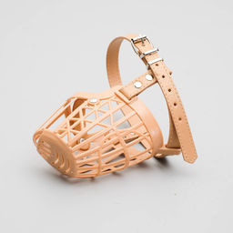 Намордник пластиковый №3 с ошейником из эко кожи ОМ 24 см ДН 8 см ОШ 39-52 см - Пижон фото 2