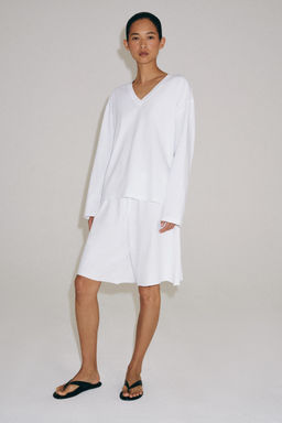 CAMISETA ESCOTE PICO ALGOD?N / Blanco