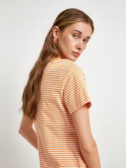 10200510074 Футболка жен. Mosoro персиковый - Concept club фото 4