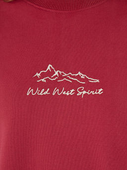 Свитшот женский красный с надписью Wild west spirit - Mark formelle фото 5