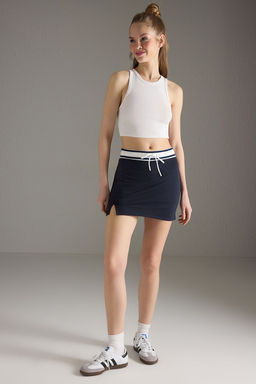 Trendyolmilla Lacivert Beli Lastikli Y?rtmacl? Mini Orme Sort Etek TWOSS25SR00202