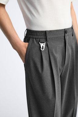 WIDE-FIT PLEATED TROUSERS - Zara фото 5