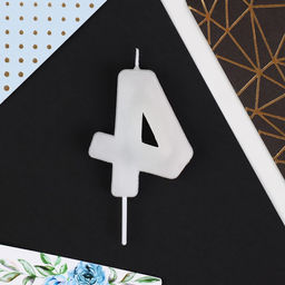 Цена за 2 шт. Свеча для торта, цифра «4», разноцветная, 5,5 х 8 см.