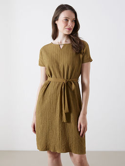 Bisiklet Yaka Dokulu Elbise