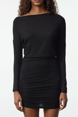 TRENDYOLMILLA Siyah Asimetrik Yaka Bodycone/Vucuda Oturan Mini Orme Elbise TWOAW25EL00595