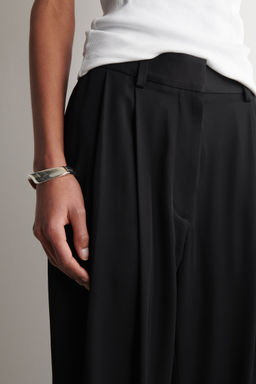 PANTAL?N GLOBO CON PINZAS EN TWILL - H&m фото 6