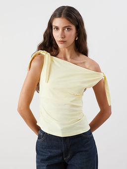 D?k?ml? Yaka B?zg?l? Bluz