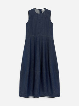 Vestido vaquero de silueta barrel