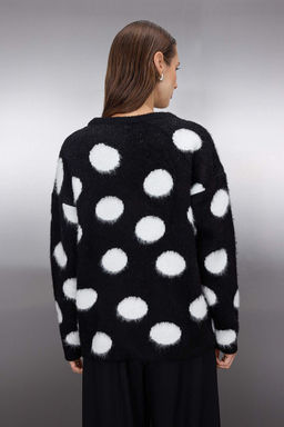 Siyah Genis Kal?p Yumusak Dokulu Puantiyeli Triko Kazak TWOAW26KZ00225 - Trendyolmilla фото 4