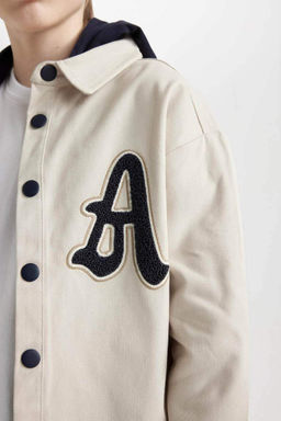 Габардиновая рубашка оверсайз с длинными рукавами и капюшоном для мальчиков - Defacto фото 4