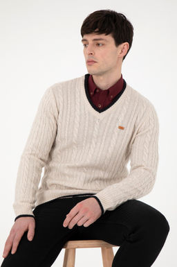 Erkek Regular Fit V Yaka Ta_ Yaka Detayl_ Kazak