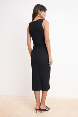 Siyah Dokulu Kumas Astarl? Bisiklet Yaka S?f?r Kol Midi Orme Elbise TWOSS25EL00094