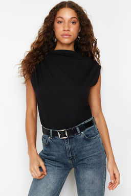 Siyah Kay?k Yaka S?f?r Kol Buzgulu Orme T-Shirt TWOSS24TS00051