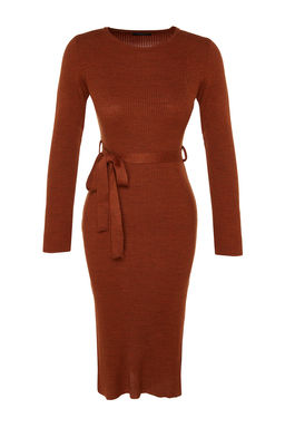 TRENDYOLMILLA Tas Midi Triko Kemer Detayl? Elbise TWOAW22EL0009 фото 34