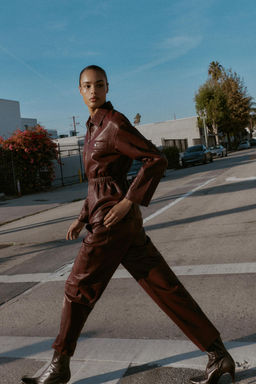 FAUX LEATHER TROUSERS WITH ELASTIC WAIST - Zara фото 7