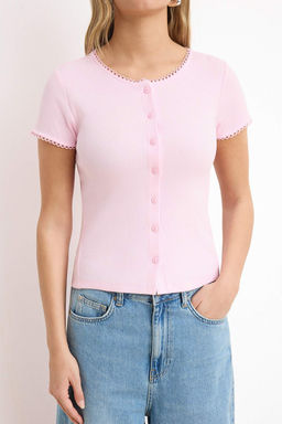 Pembe Dugmeli Vucuda Oturan Bisiklet Yaka K?sa Kol Fitilli Esnek Orme Bluz TWOSS25BZ00548