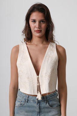 TRENDYOLMILLA Bej Regular Dantelli V Yaka Onu Baglama Detayl? Crop Yelek TWOSS25YE00041  фото 3