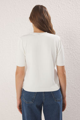 Ekru Premium Iplik/Ozel Iplik Kalp Cut Out/Pencere Detayl? Tasl? Triko Bluz TWOSS25BZ00541