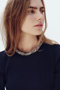 PLAIN KNIT TOP WITH BEADED NECK - Zara фото 3