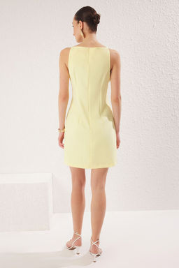 Sar? Duz Kesim Dikis Detayl? Mini Dokuma Elbise TWOSS25EL00127