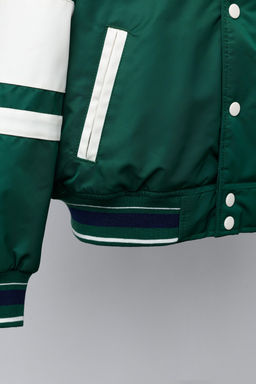 CAZADORA BOMBER NYLON TEXTO CAPUCHA DESMONTABLE / Verde - Zara фото 11