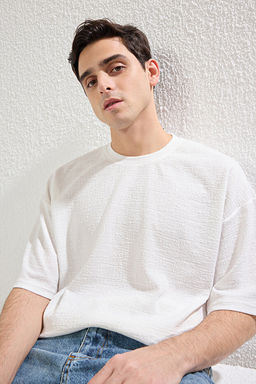 Ekru D___k Omuz Regular/ Rahat Kesim Dokulu T-Shirt TMNSS25TS00043 - Trendyolmilla фото 2