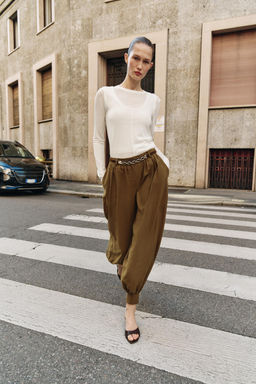 PANTAL?N BOMBACHO CINTUR?N CADENA / Oliva