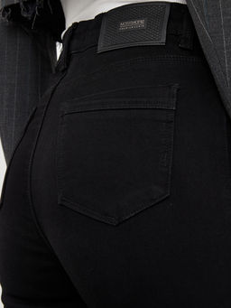 Утепленные Женские джинсы зауженного кроя Ут. Ворс - Mossmore фото 9