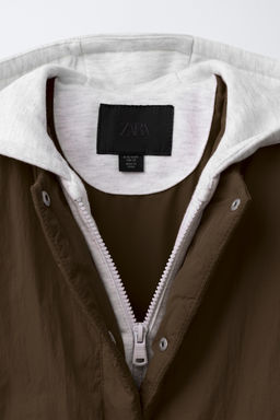 CAZADORA ACOLCHADA CAPUCHA FELPA / Marr?n