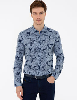 Темно-синяя приталенная рубашка с длинным рукавом