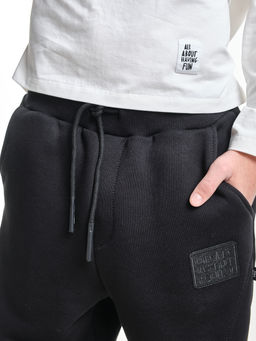 Брюки с шевроном для мальчика штаны спортивные 22-7683 светлый графит - Mini maxi фото 48