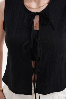 Trendyolmilla Siyah Baglama Detayl? Krinkle Dokulu Ince Bluz Yelek TWOSS25YE00123 фото 3