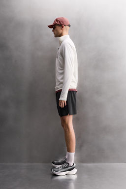 PANTALONES CORTOS PERFORADOS / Negro - Zara фото 4