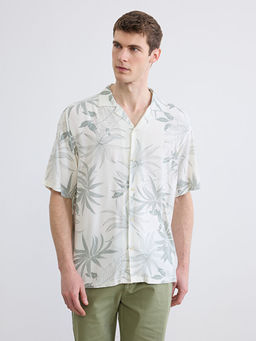 Regular Fit Resort Yaka Desenli Erkek G?mlek