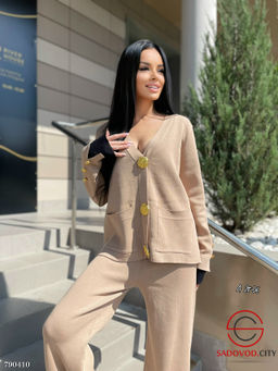 Женский брючный костюм двойка