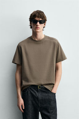 CAMISETA RELAXED FIT COSTURAS / Vis?n medio - Zara фото 2